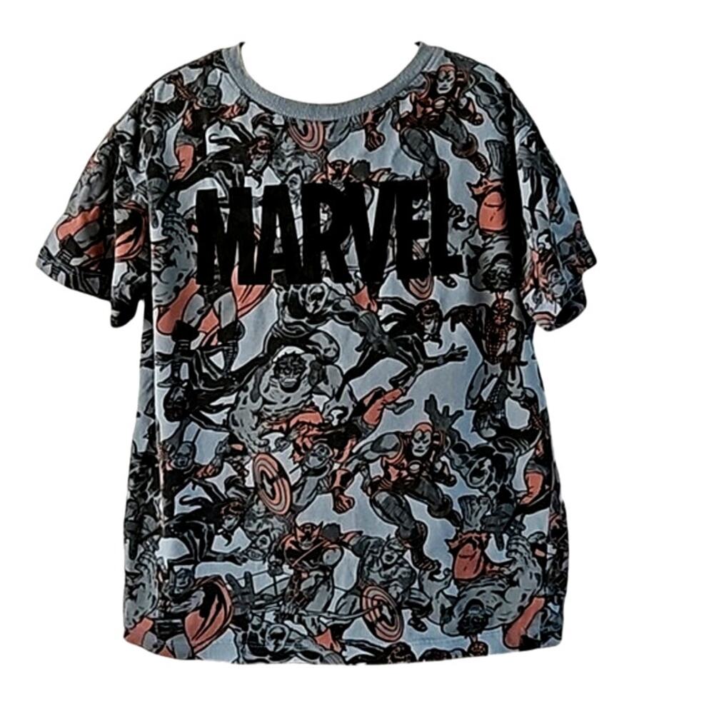 Excellent condition Marvel Boys Action Graphic T-Shirt Red Bluet Size Medium